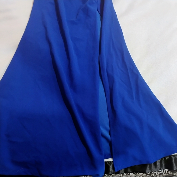Elegant Royal Blue Maxi Dress - Picture 2 of 12